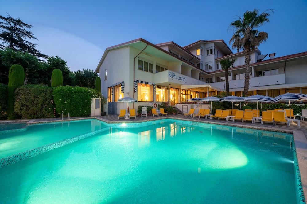 Hotel Nettuno Бардолино Экстерьер фото