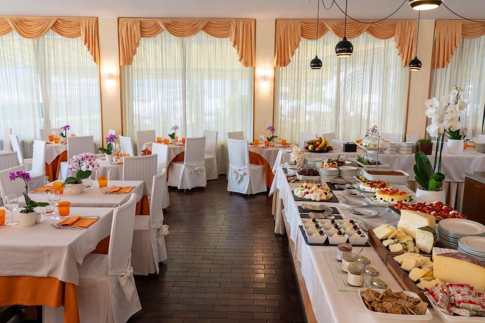 Hotel Nettuno Бардолино Экстерьер фото