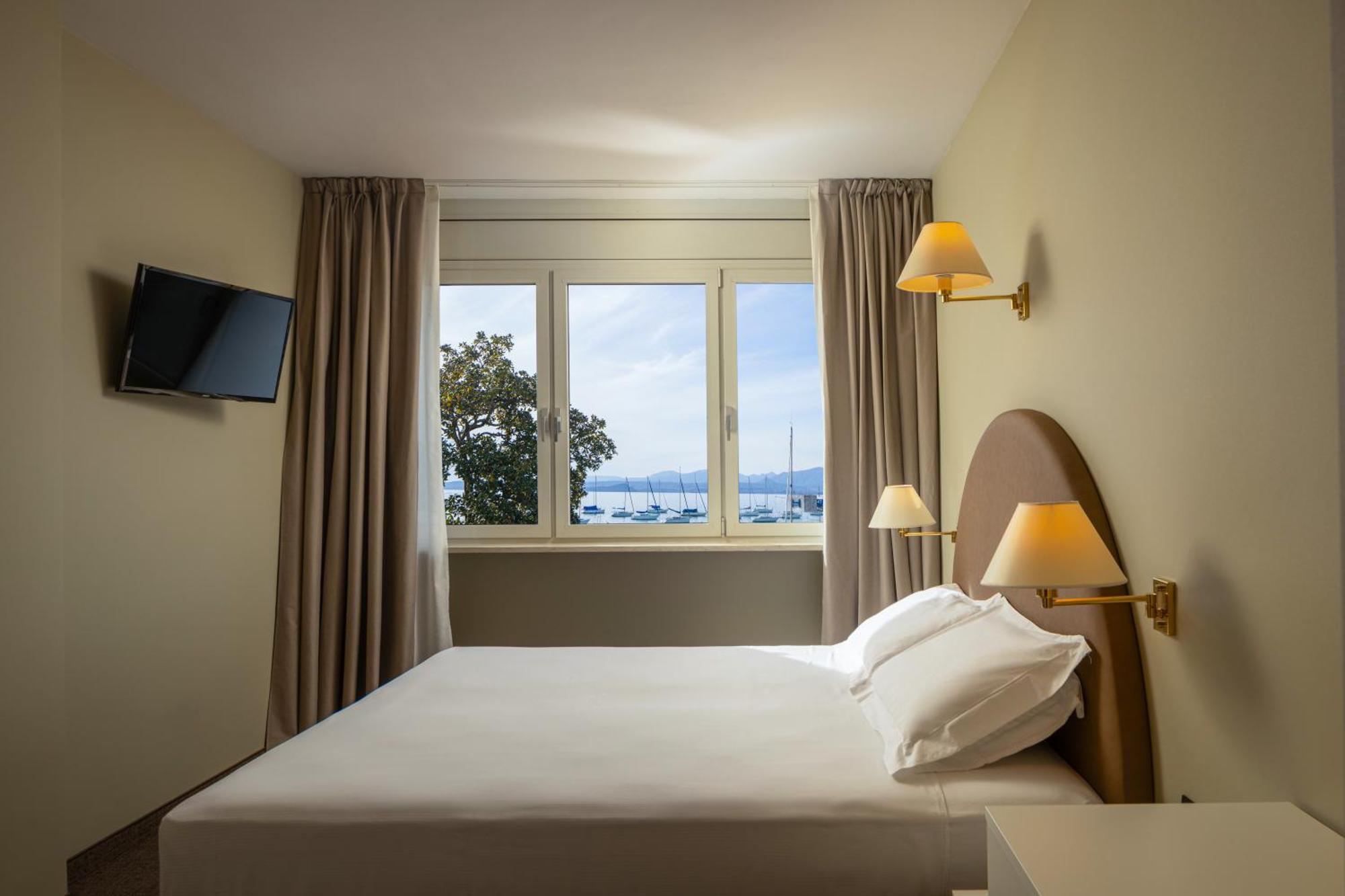 Hotel Nettuno Бардолино Экстерьер фото