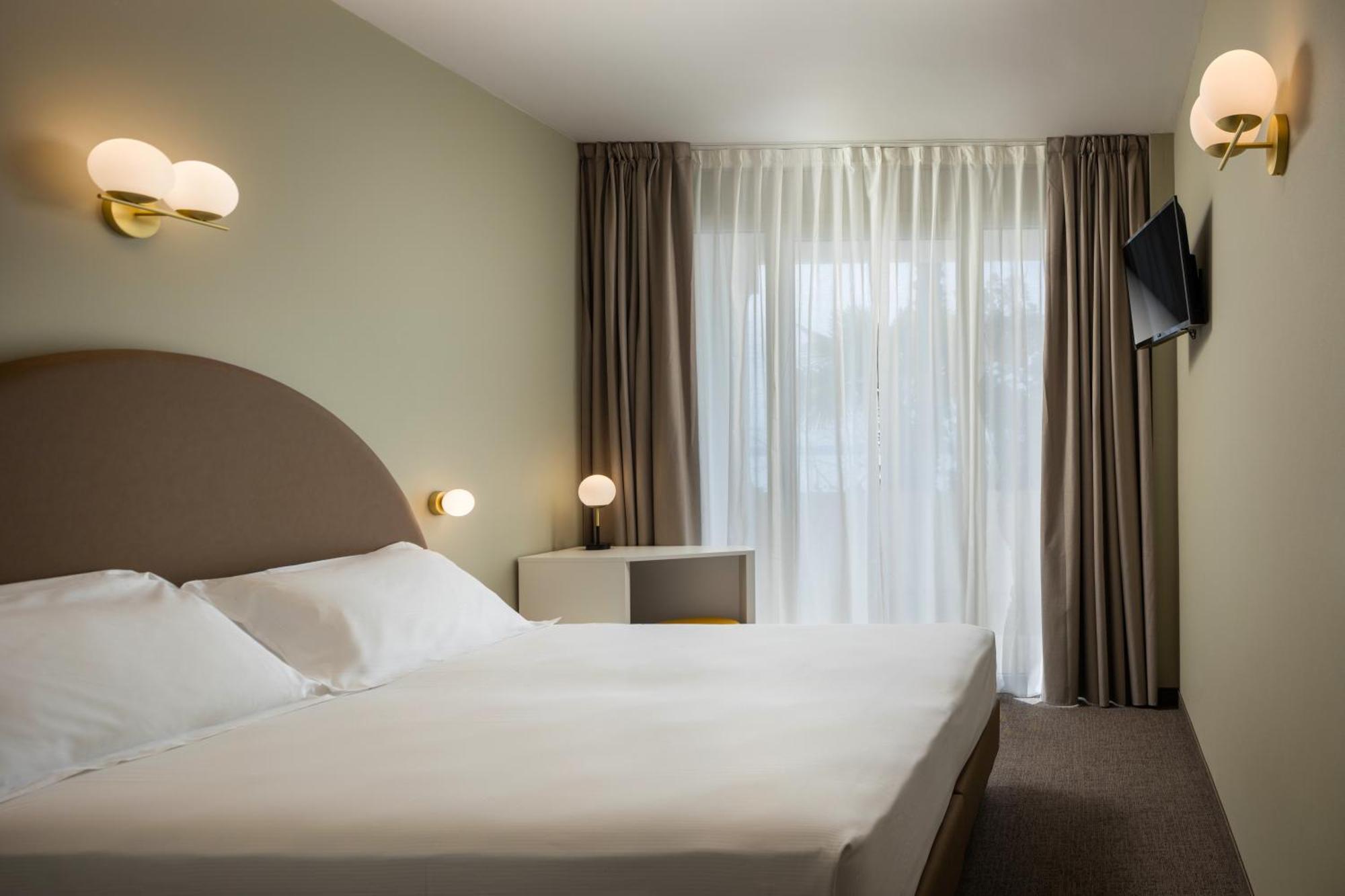 Hotel Nettuno Бардолино Экстерьер фото