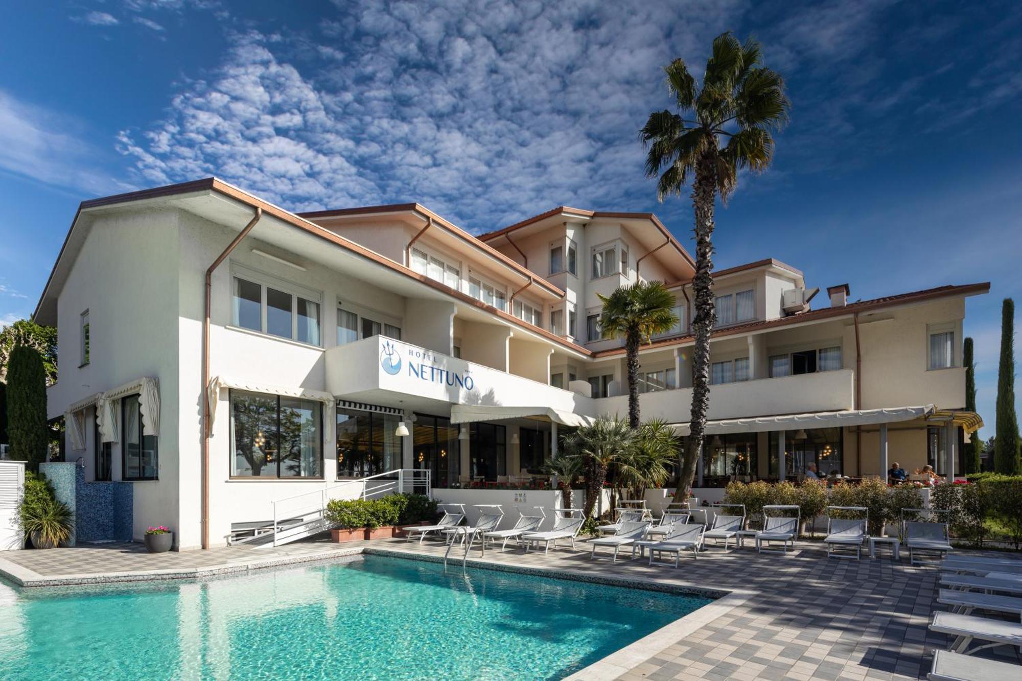 Hotel Nettuno Бардолино Экстерьер фото