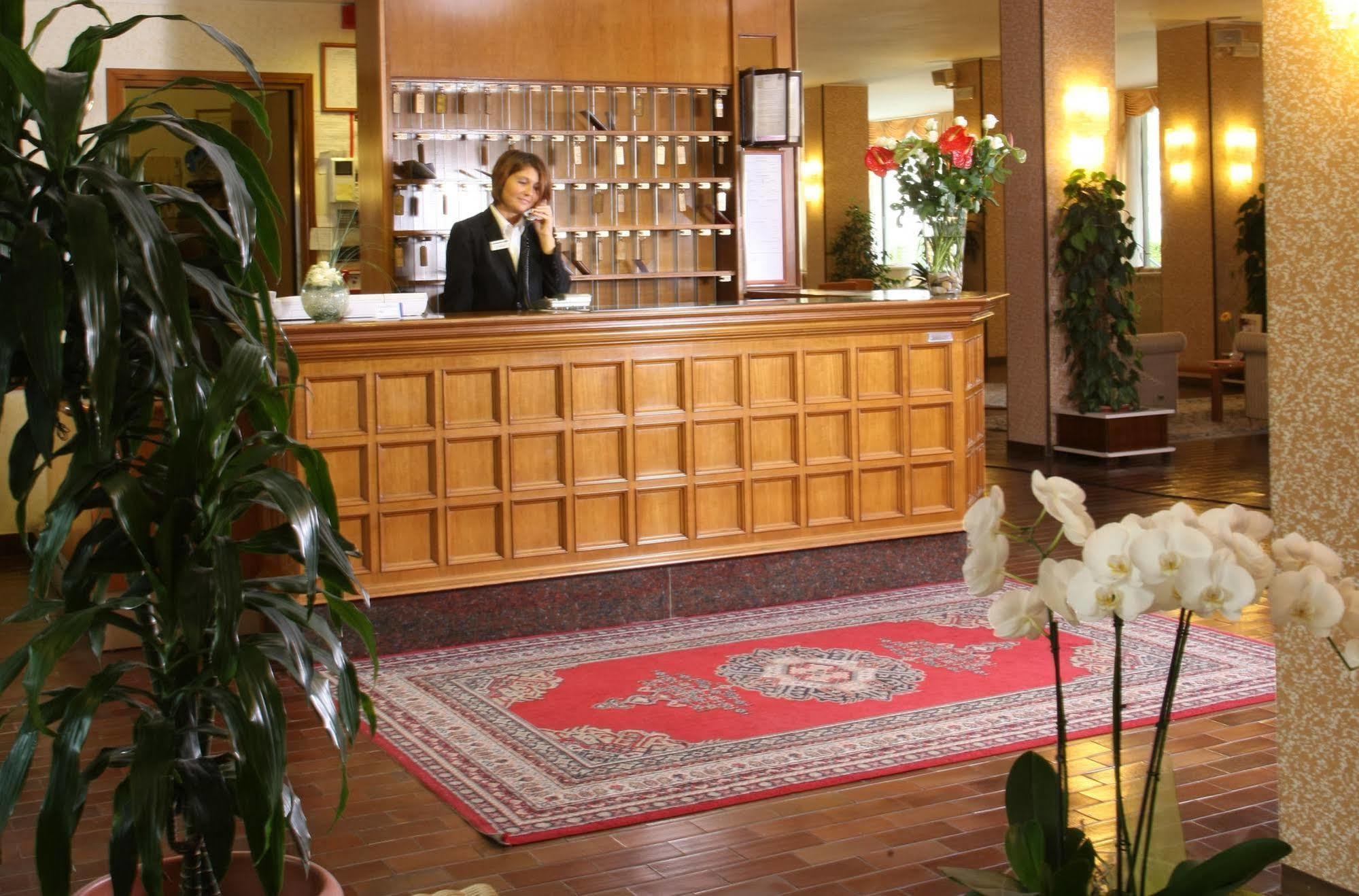 Hotel Nettuno Бардолино Экстерьер фото