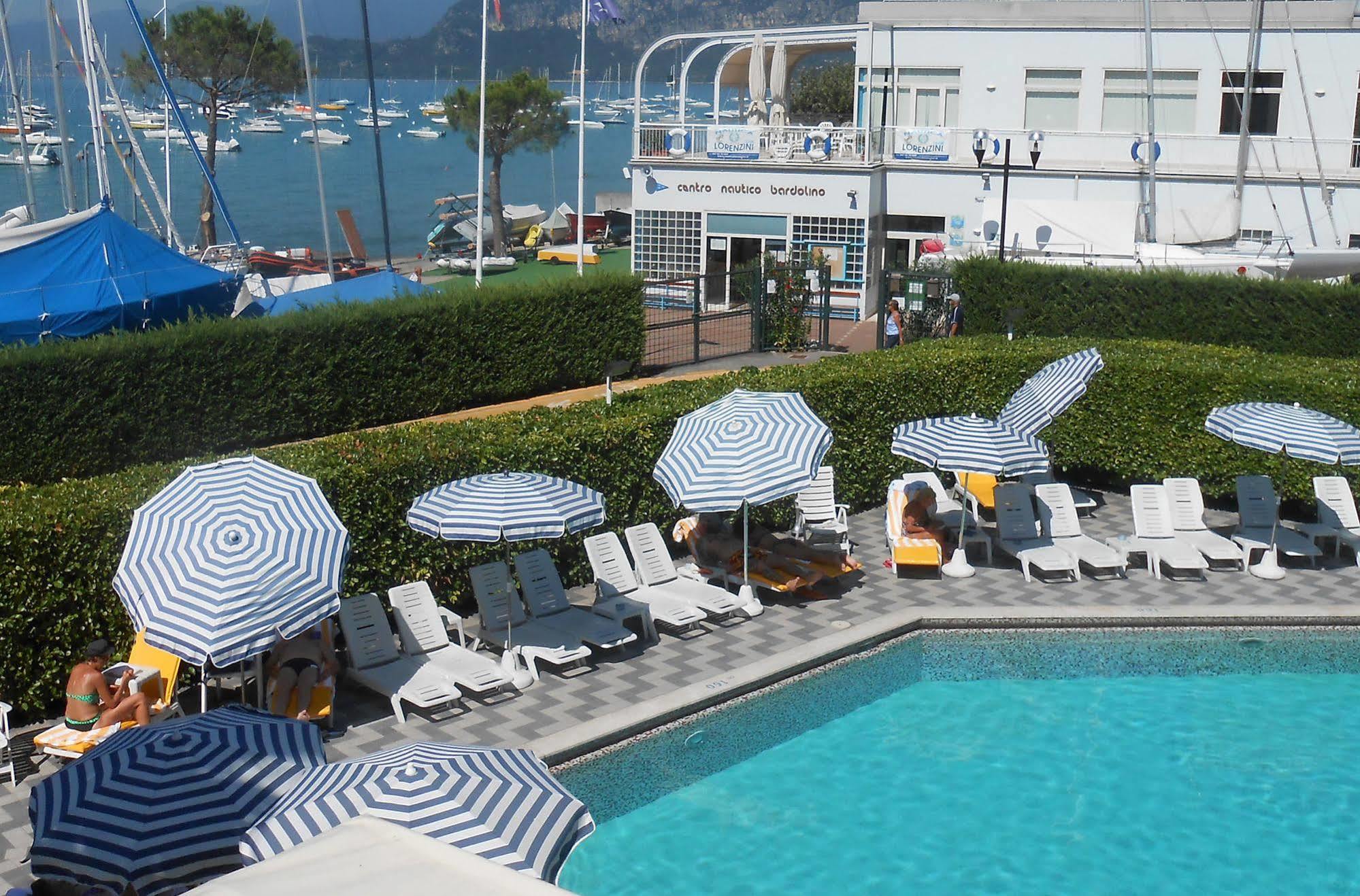 Hotel Nettuno Бардолино Экстерьер фото