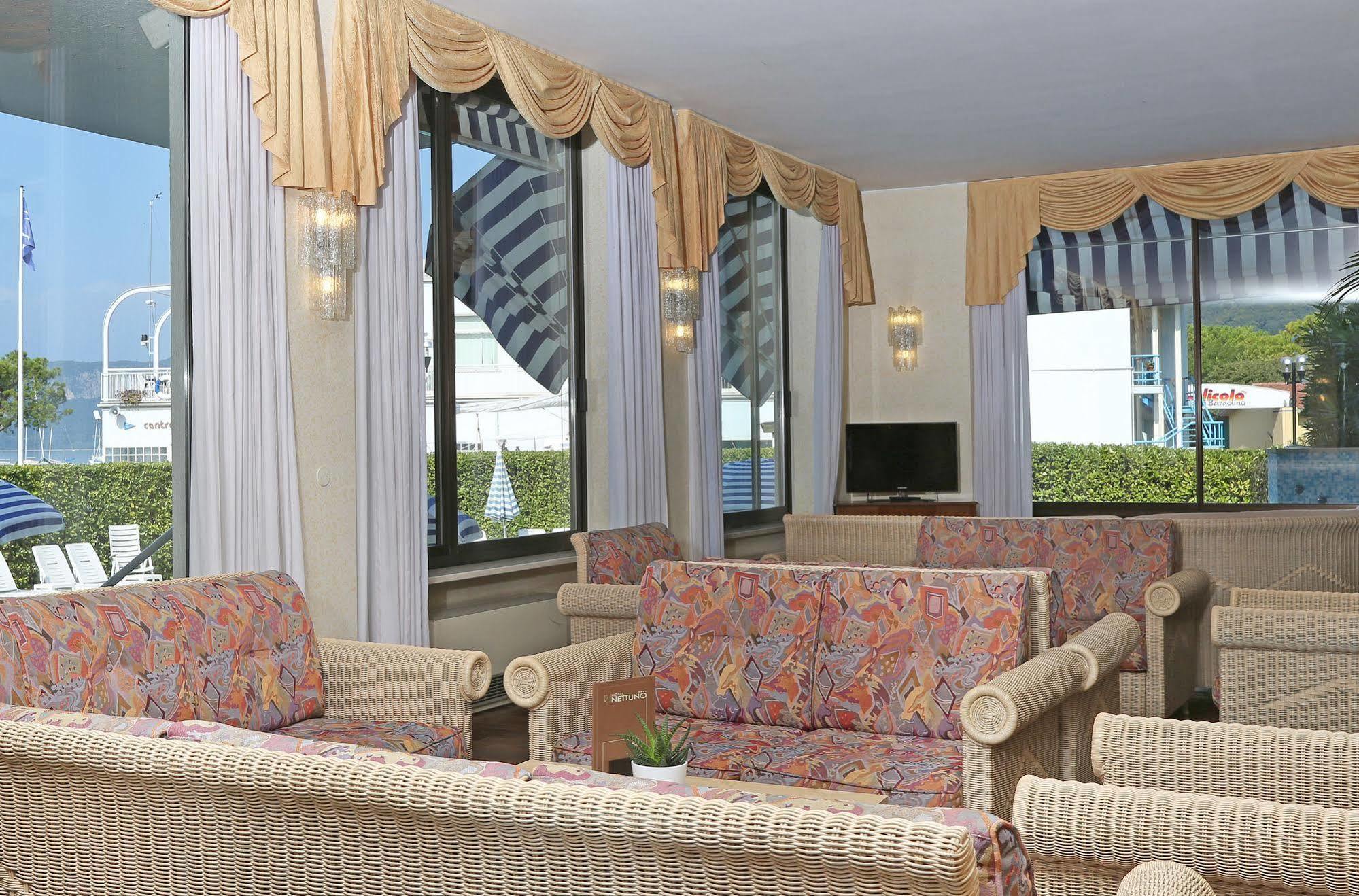 Hotel Nettuno Бардолино Экстерьер фото
