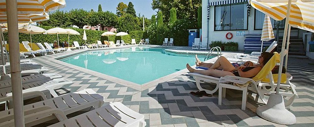 Hotel Nettuno Бардолино Экстерьер фото